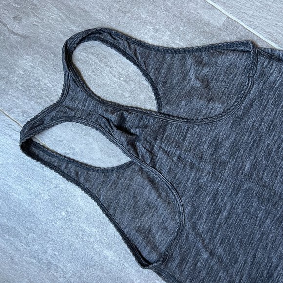 Lululemon 105 F Singlet (Seriously Light Luon) - Picture 6 of 7